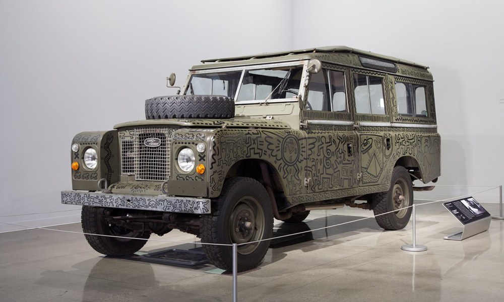 image for Οι αντισυμβατικοί καμβάδες του Keith Haring