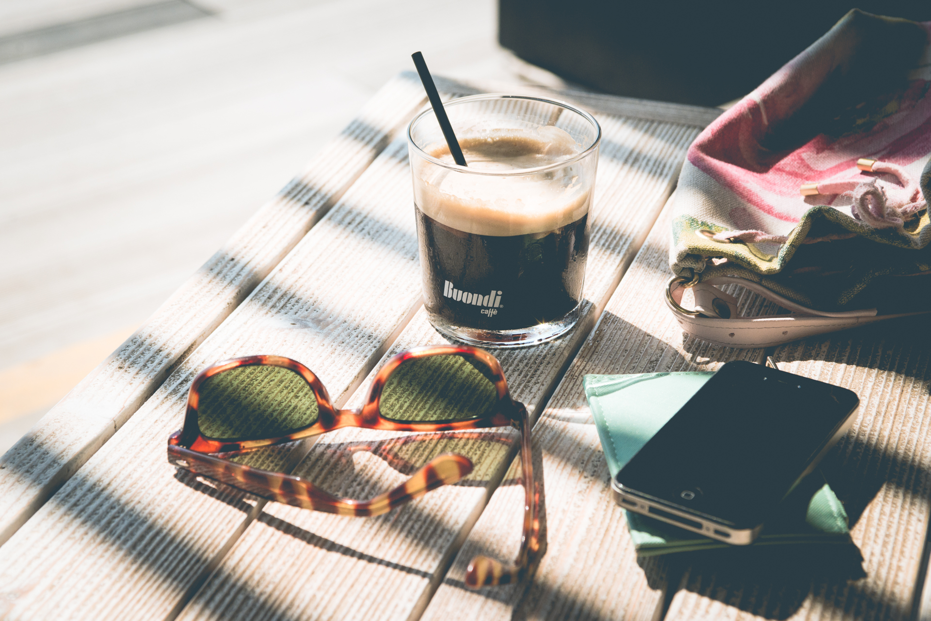 image for Γαλάζια Ακτή: Freddo espresso ή cappuccino;
