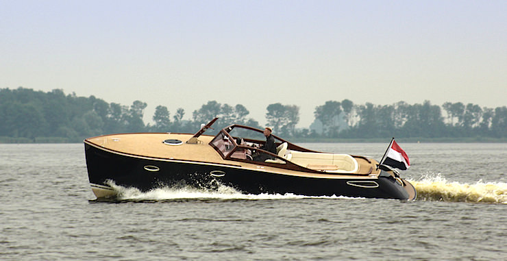image for Στην ρότα του κλασικού yachting