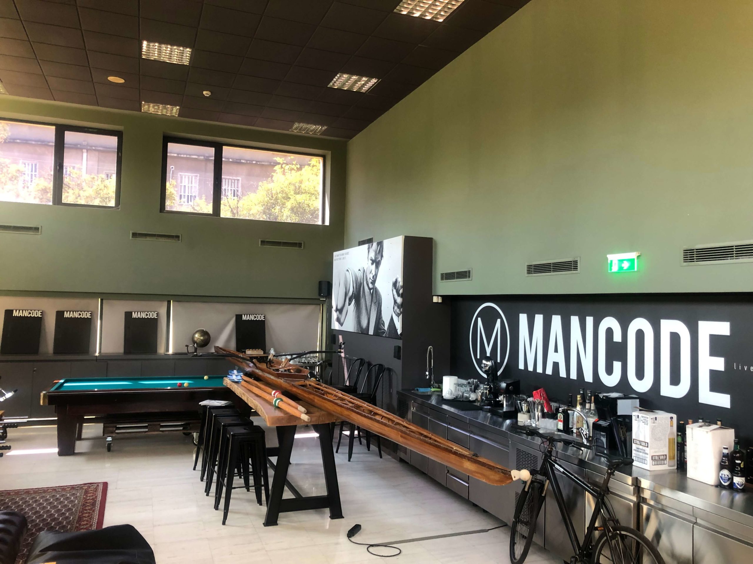 image for MANCODE Lounge | Rowing Classic Boat