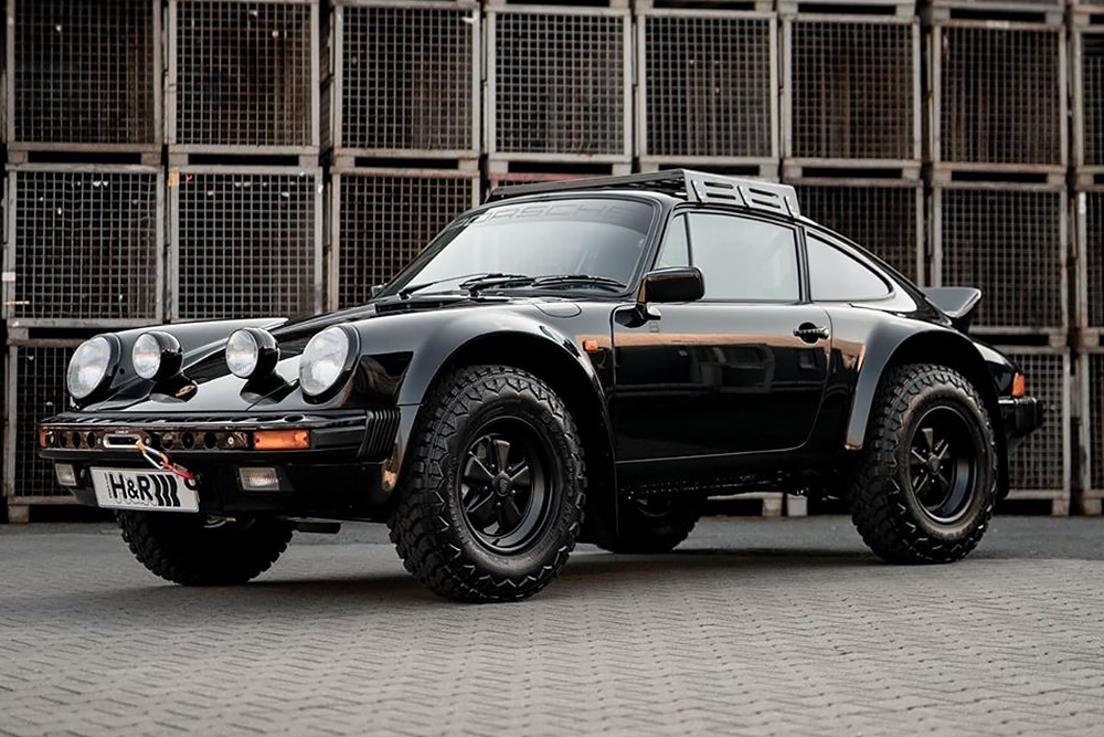 image for Blacked-Out Porsche 911