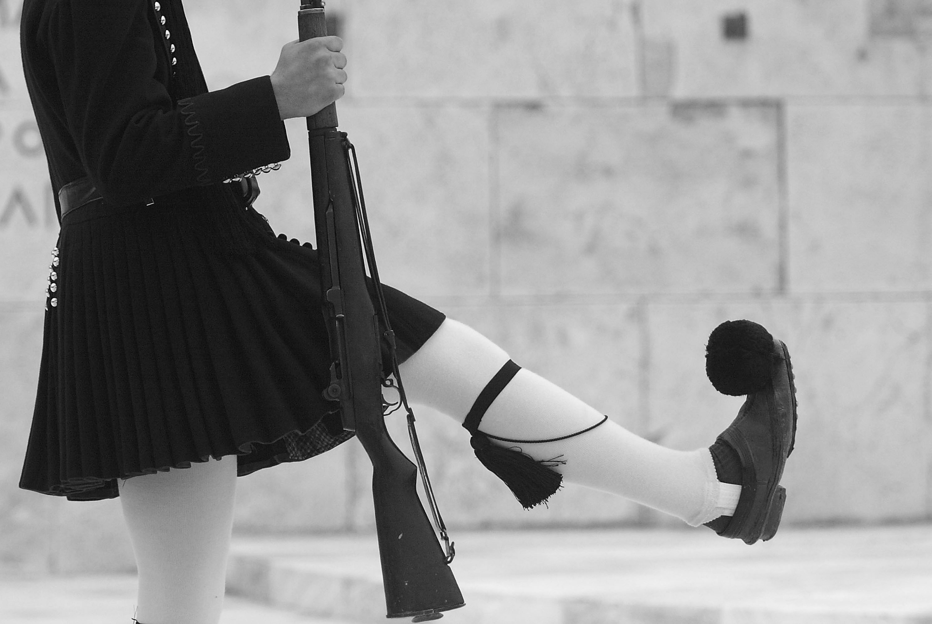 image for “Ελεύθεροι πολιορκημένοι”