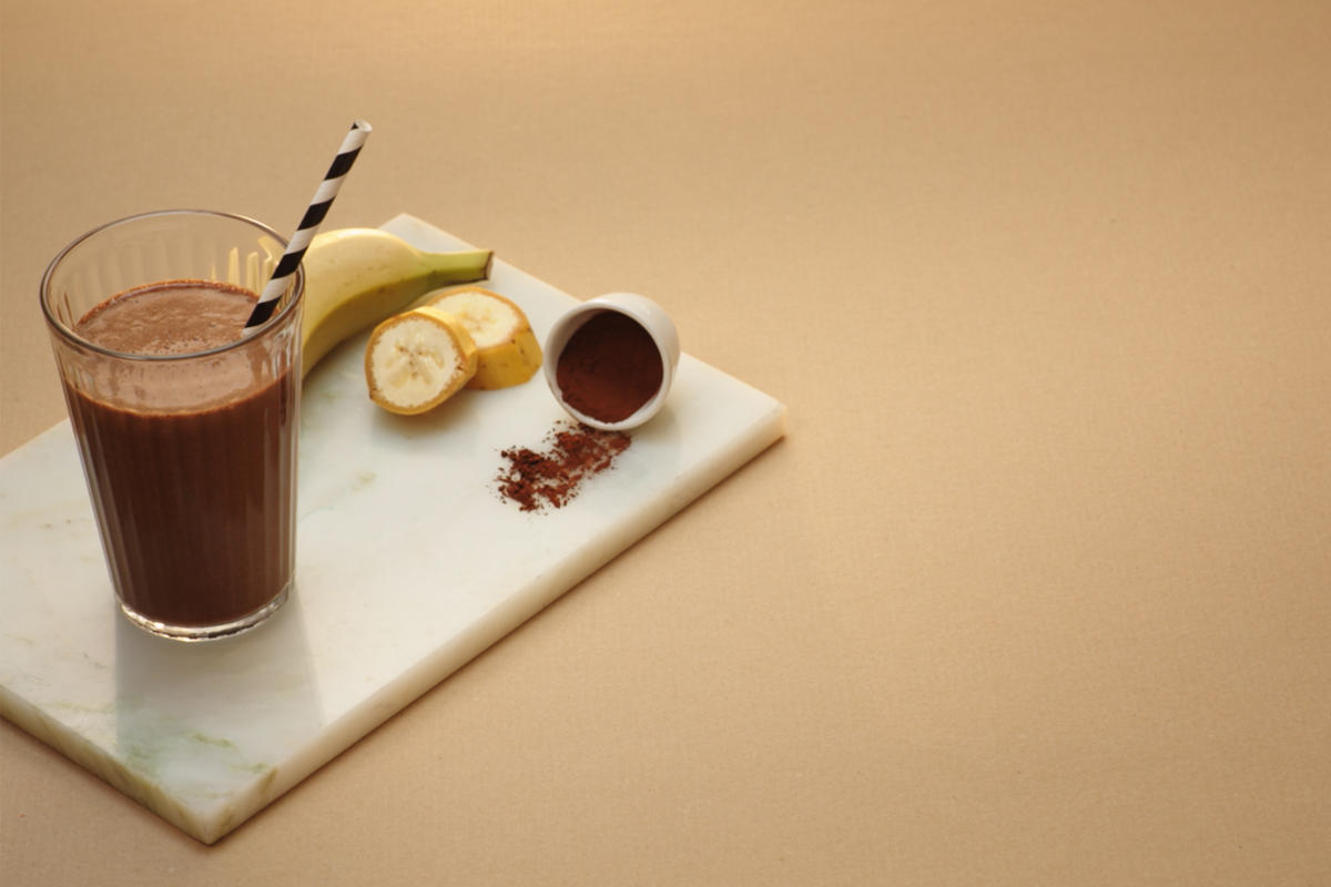 image for Smoothie με ρόφημα αμυγδάλου, κακάο και μπανάνα