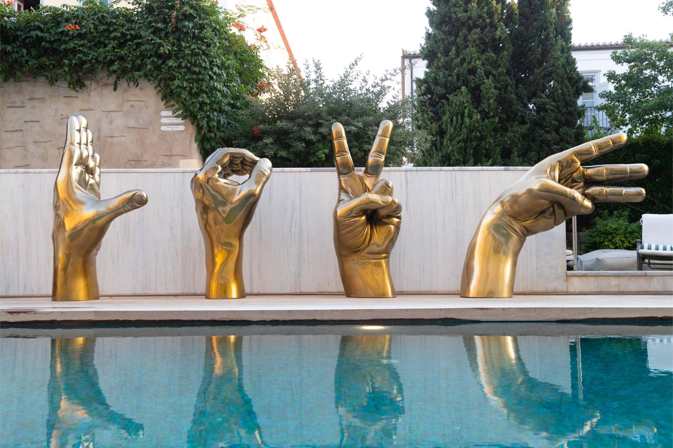 image for Η έκθεση “I Give you my Heart III” του Lorenzo Quinn στο Poseidonion Grand Hotel σε συνεργασία με την Artion Galleries