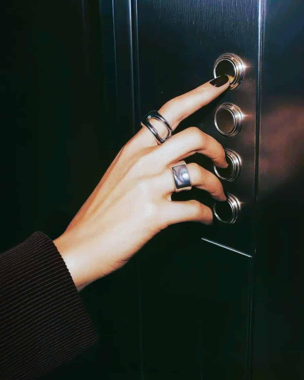 image for The Savoir-Vivre of the Elevator