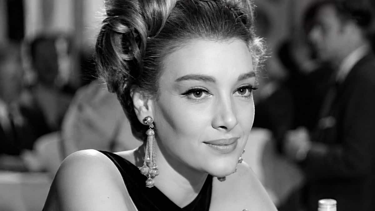image for Η Μάρω Κοντού και η Marie-Chantal